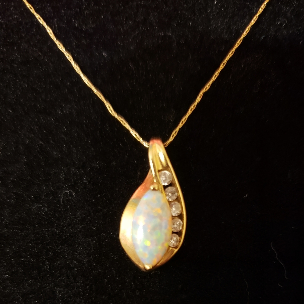 Fire Opal gold necklace